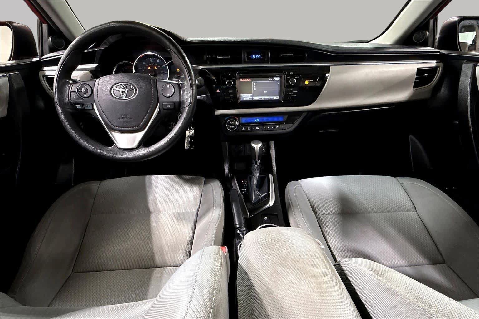 Used 2015 Toyota Corolla LE FWD image 15