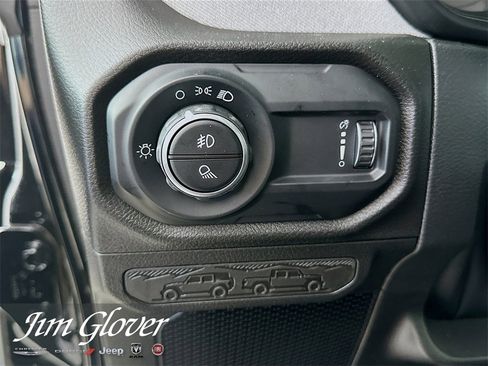 New 2025 Jeep Gladiator Sport image 29