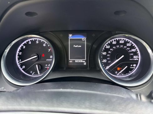 Used 2020 Toyota Camry SE FWD image 36