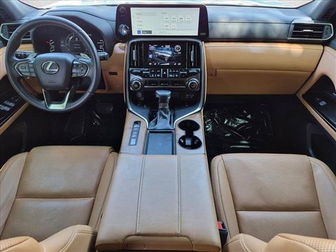 Used 2024 Lexus LX 600 4WD w/ Appearance Package image 17