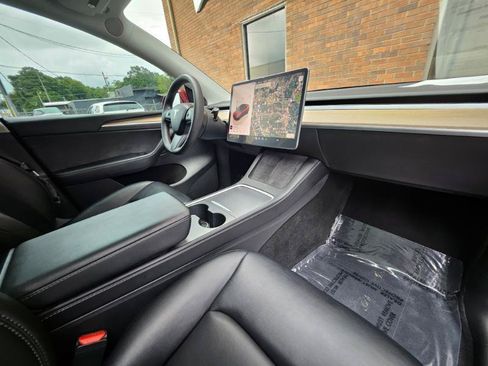 Used 2022 Tesla Model Y Long Range AWD/4WD image 55