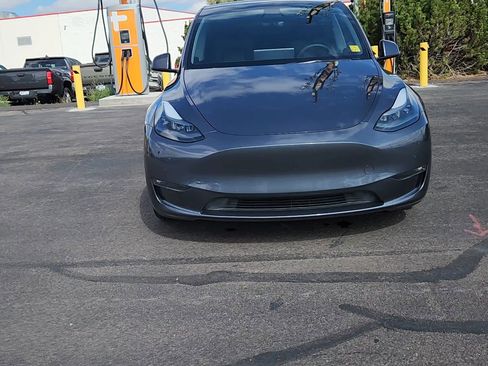 Used 2021 Tesla Model Y Performance image 4