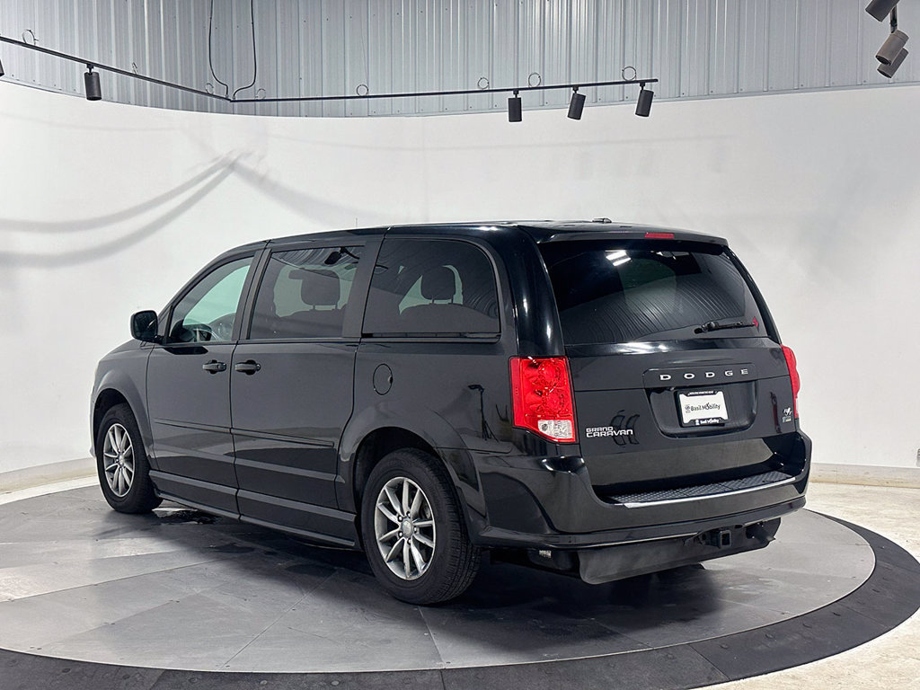 Used 2014 Dodge Grand Caravan R/T w/ Trailer Tow Group FWD image 10