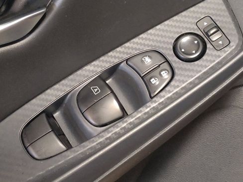 Used 2025 Nissan Sentra SV FWD image 27