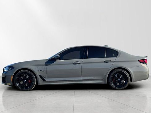 Used 2022 BMW 530e xDrive w/ Premium Package image 3