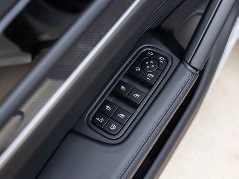 New 2025 Porsche Cayenne Turbo image 76