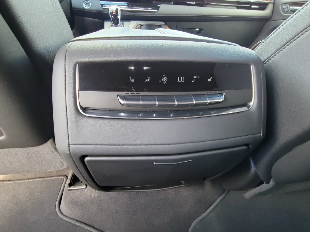 Used 2024 Cadillac Escalade Luxury RWD image 20