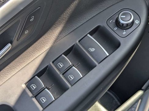 Used 2014 Volkswagen Eos Komfort FWD image 21
