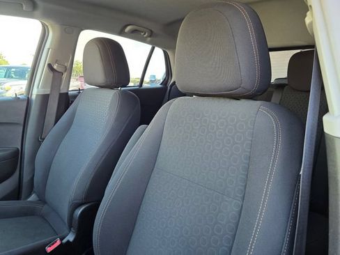 Used 2020 Chevrolet Trax LS FWD image 6