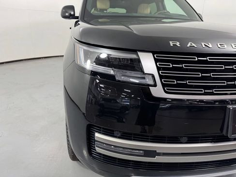 Used 2024 Land Rover Range Rover SE AWD/4WD image 3