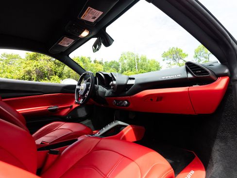Used 2016 Ferrari 488 GTB RWD image 65