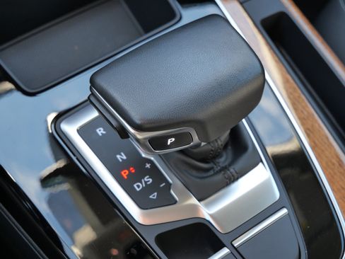 Used 2023 Audi Q5 2.0T Premium w/ Convenience Package image 27