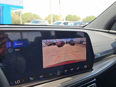 New 2026 Chevrolet Traverse LT FWD image 24