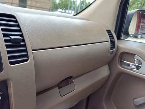 Used 2005 Nissan Frontier SE RWD image 33