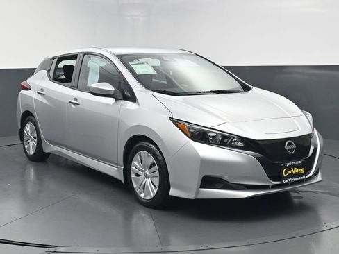 Used 2023 Nissan Leaf S FWD image 3