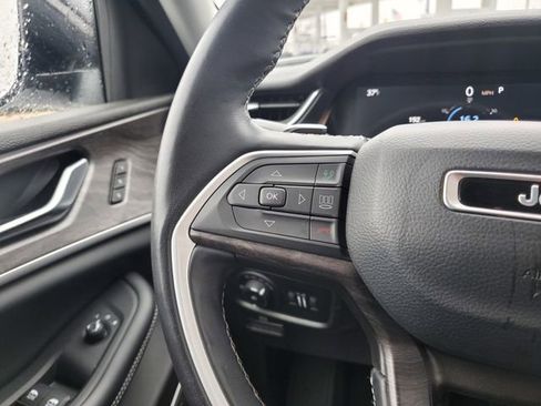 Used 2022 Jeep Grand Cherokee L Limited image 13