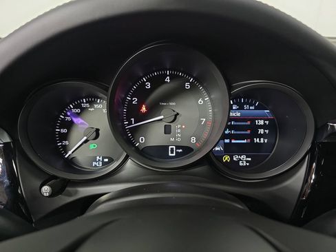 Certified 2026 Porsche Macan AWD/4WD image 15