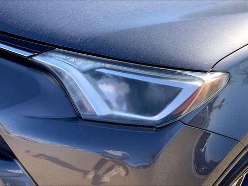 Used 2018 Toyota RAV4 XLE image 28