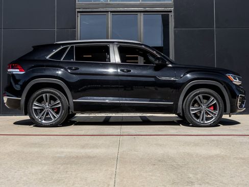 Used 2021 Volkswagen Atlas Cross Sport SE image 10