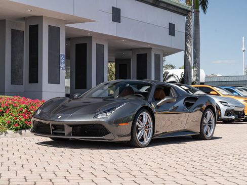 Used 2018 Ferrari 488 Spider RWD image 31
