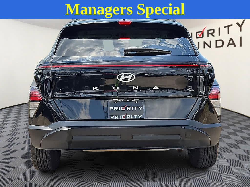 Used 2024 Hyundai Kona SEL FWD image 1