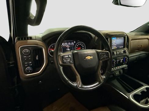 Used 2021 Chevrolet Silverado 1500 High Country w/ Technology Package image 12