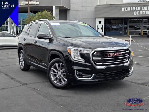 Used 2024 GMC Terrain SLT FWD image 1