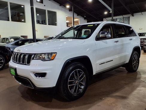 Certified 2018 Jeep Grand Cherokee Limited image 3