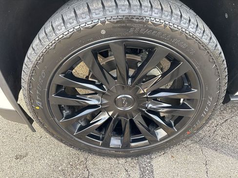 Used 2018 Cadillac Escalade ESV Premium Luxury image 21