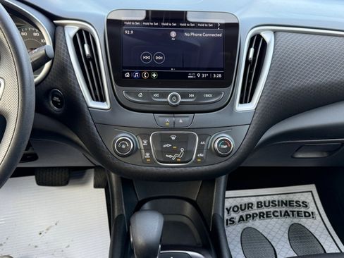 Used 2022 Chevrolet Malibu LS image 21