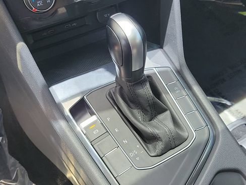 Used 2020 Volkswagen Tiguan S FWD image 24