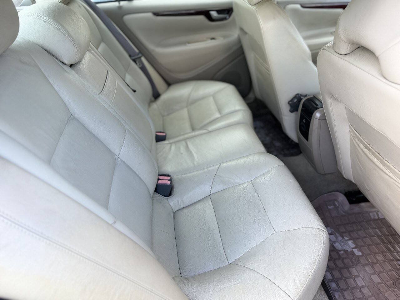 Used 2004 Volvo S60 2.5T FWD image 11