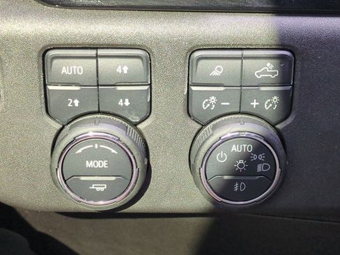 Used 2025 Chevrolet Silverado 3500 High Country w/ Technology Package image 29