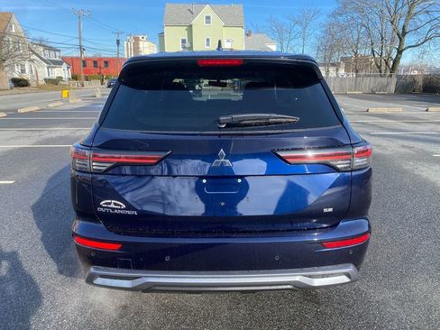 New 2025 Mitsubishi Outlander SE image 6