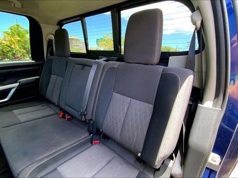 Used 2020 Nissan Titan SV w/ SV Convenience Package RWD image 24