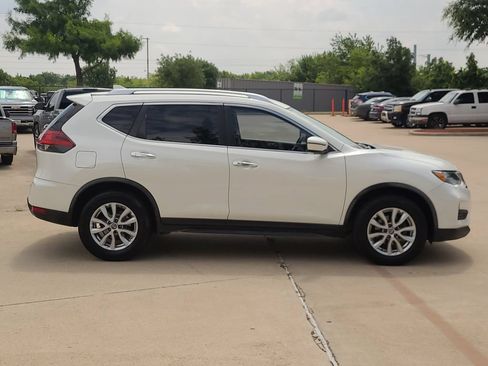 Used 2020 Nissan Rogue SV FWD image 4