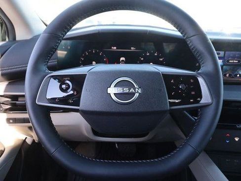 Used 2025 Nissan Murano SV image 11