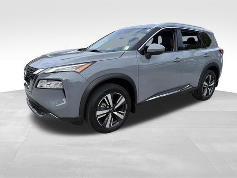 Used 2023 Nissan Rogue SL image 3