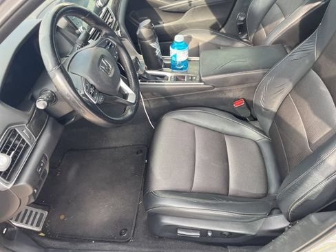 Used 2018 Honda Accord Sport image 11