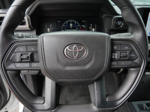 Certified 2025 Toyota Tacoma SR5 AWD/4WD image 26