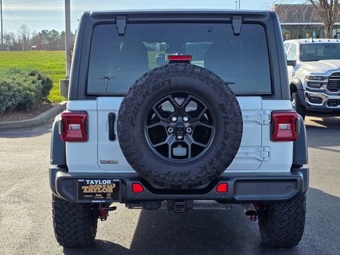 Used 2024 Jeep Wrangler Willys image 6