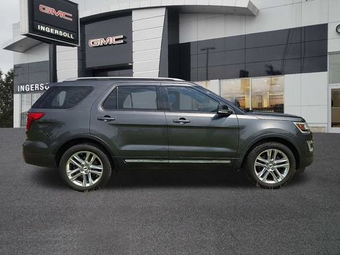 Used 2017 Ford Explorer XLT w/ Equipment Group 202A AWD/4WD image 26