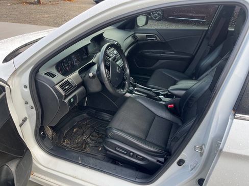 Used 2017 Honda Accord Sport image 20