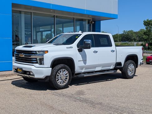 Certified 2023 Chevrolet Silverado 3500 High Country w/ Z71 Off-Road Package AWD/4WD image 6