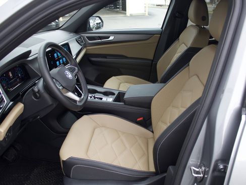 New 2026 Volkswagen Atlas Cross Sport SE image 11