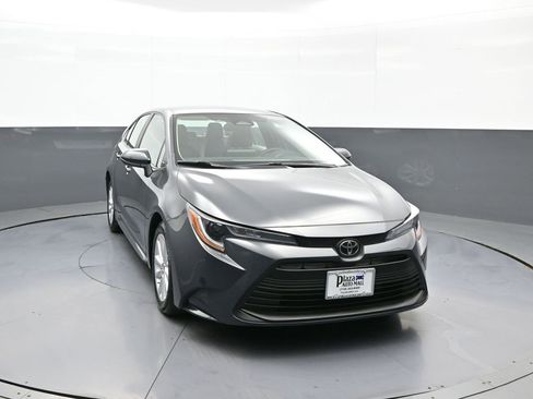 Certified 2023 Toyota Corolla LE image 3