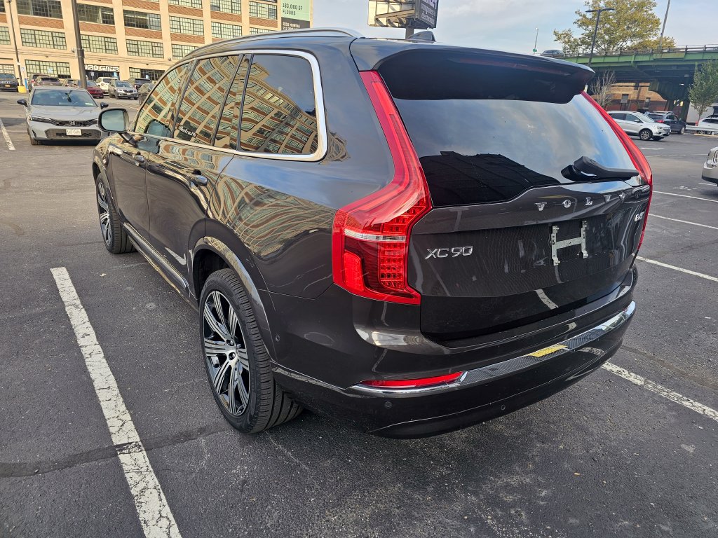 Certified 2024 Volvo XC90 B6 Ultimate AWD/4WD image 2