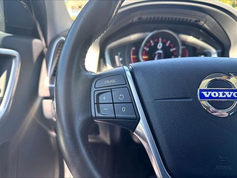 Used 2016 Volvo XC60 T5 Premier w/ Proximity Package FWD image 21