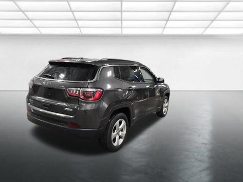 Used 2018 Jeep Compass Latitude w/ Cold Weather Group AWD/4WD image 4