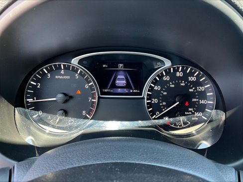 Used 2018 Nissan Altima 2.5 SV FWD image 12